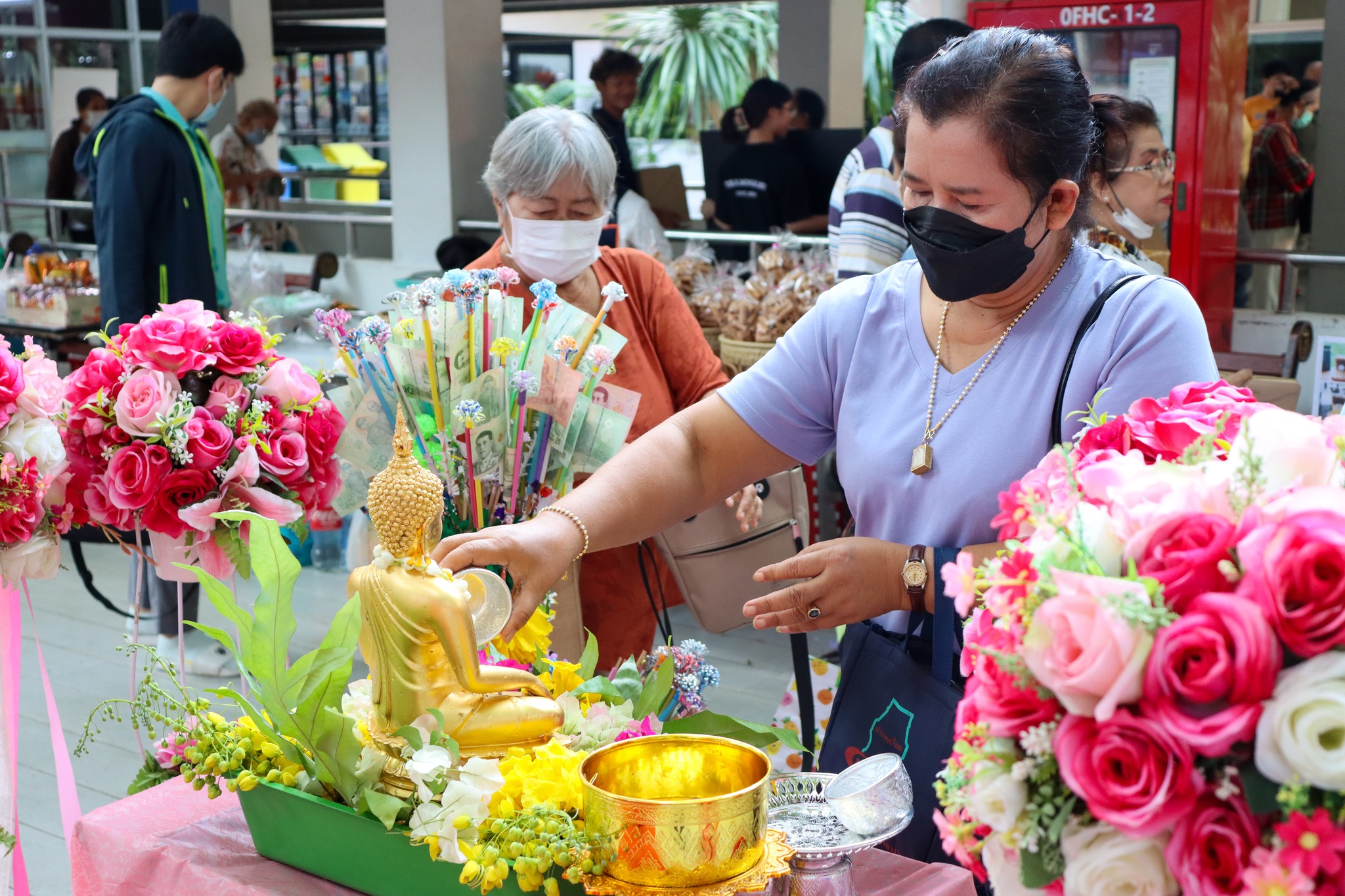 ร่วมจัดกิจกรรมบริจาคโลหิต ต้อนรับวันสงกรานต์