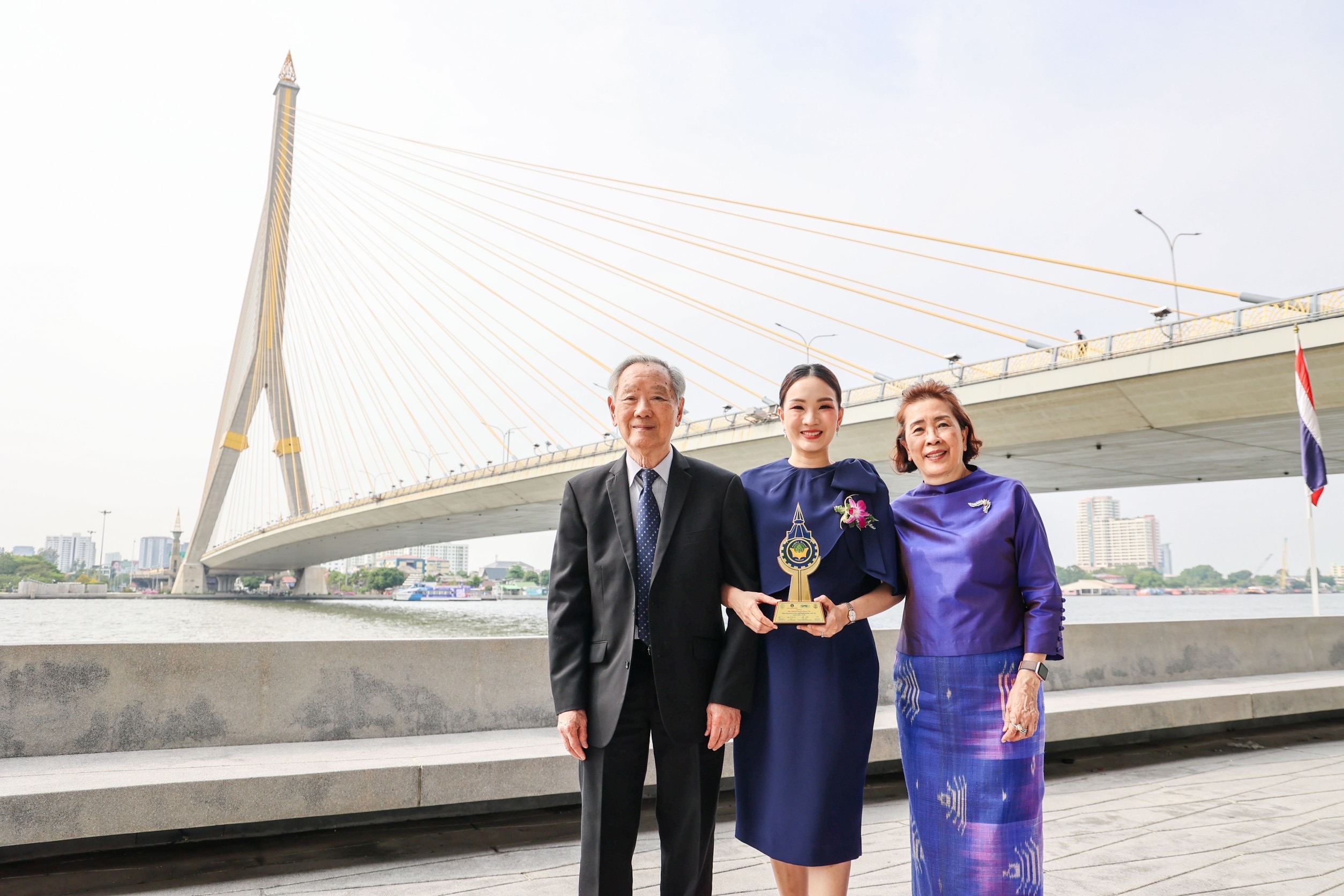 รางวัลแห่งความภูมิใจ “เอ็มมีเน้นซ์” คว้ารางวัลชนะเลิศธรรมาภิบาลดีเด่น ด้านการปฏิบัติต่อผู้บริโภค ประจำปี 2567