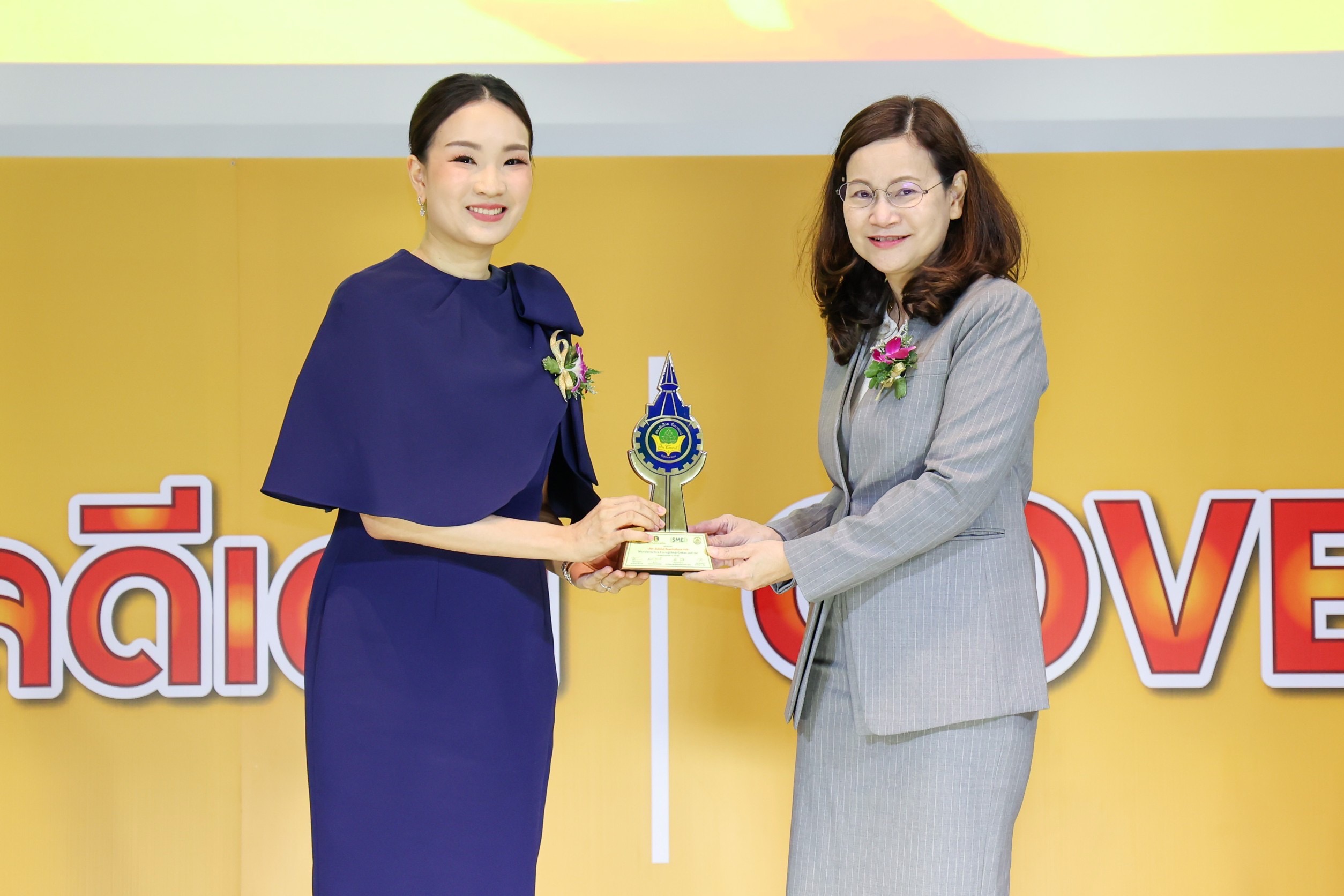 รางวัลแห่งความภูมิใจ “เอ็มมีเน้นซ์” คว้ารางวัลชนะเลิศธรรมาภิบาลดีเด่น ด้านการปฏิบัติต่อผู้บริโภค ประจำปี 2567